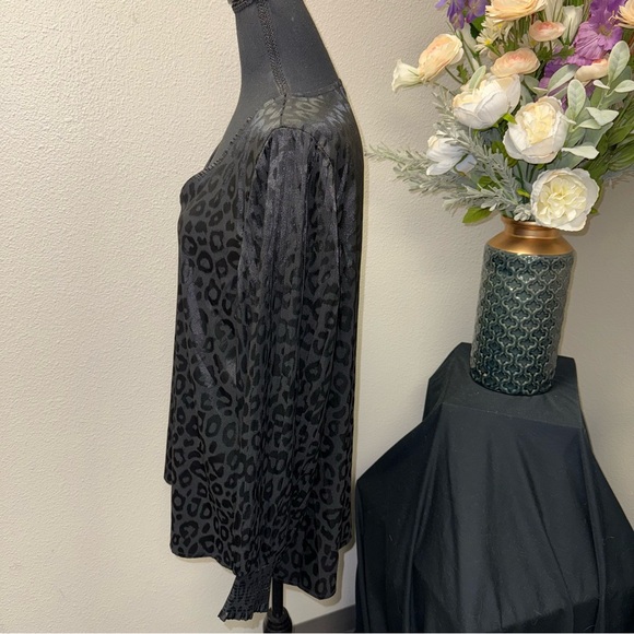 JODIFL Sheer Leopard Print Blouse V-Neck Long Sleeve Flowy Boho Top - Picture 2 of 8